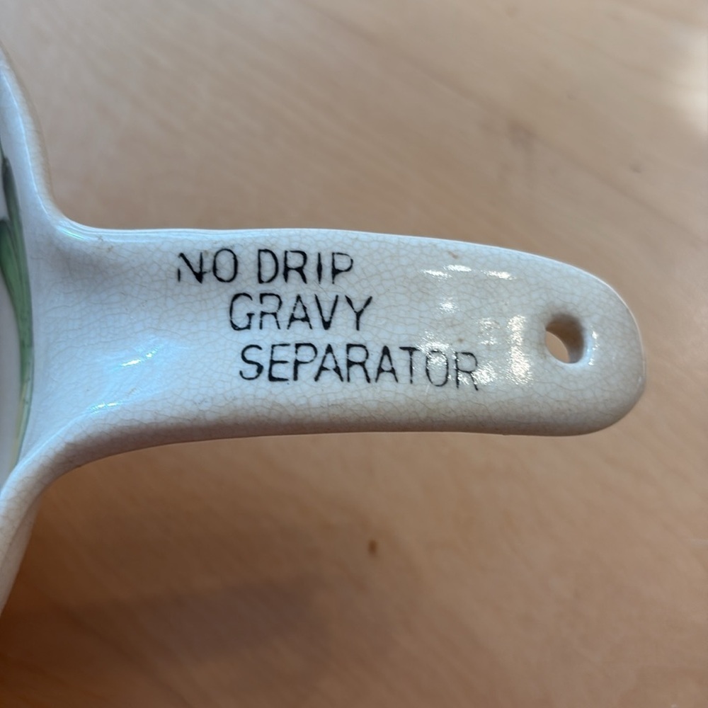 Vintage Mid-Century Gravy Separator with Vegetable Design. Made in Japan. - Picture 3 of 9